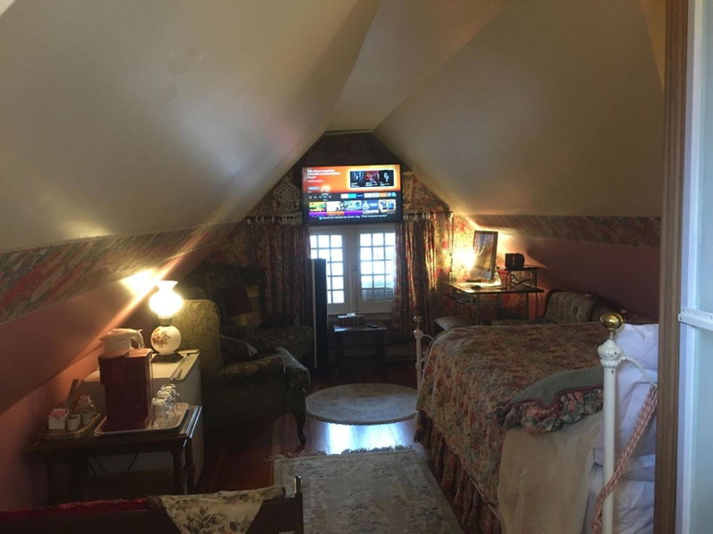 Haterleigh Heritage Inn, Victoria, Canada