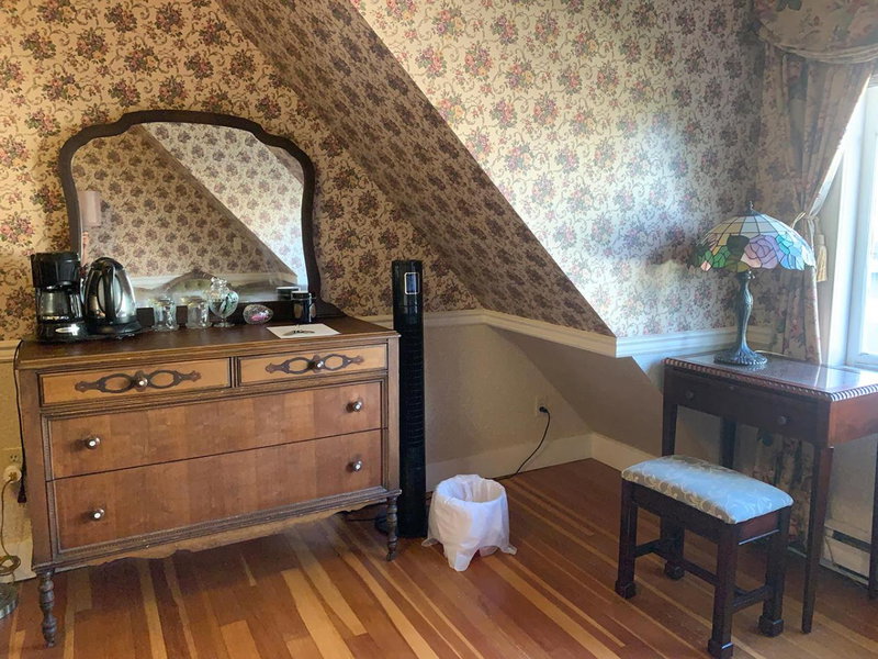Haterleigh Heritage Inn, Victoria, Canada