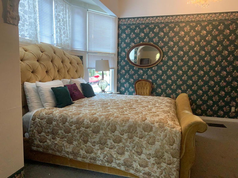 Haterleigh Heritage Inn, Victoria, Canada