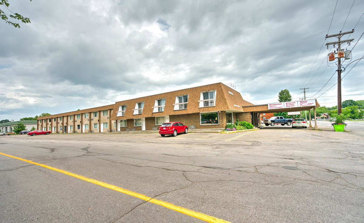 Hotel Motel Penn-Mass, Canada