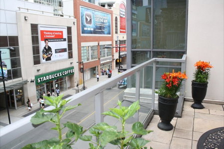 Yonge Suites Apart Hotel, Toronto, Canada