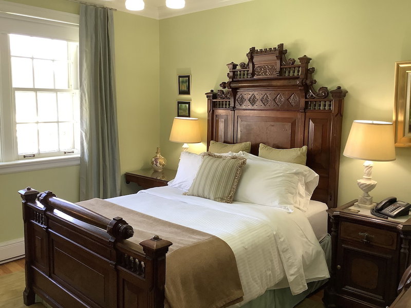 Manoir Chamberland (Adults Only, No Pets), Montebello, Canada