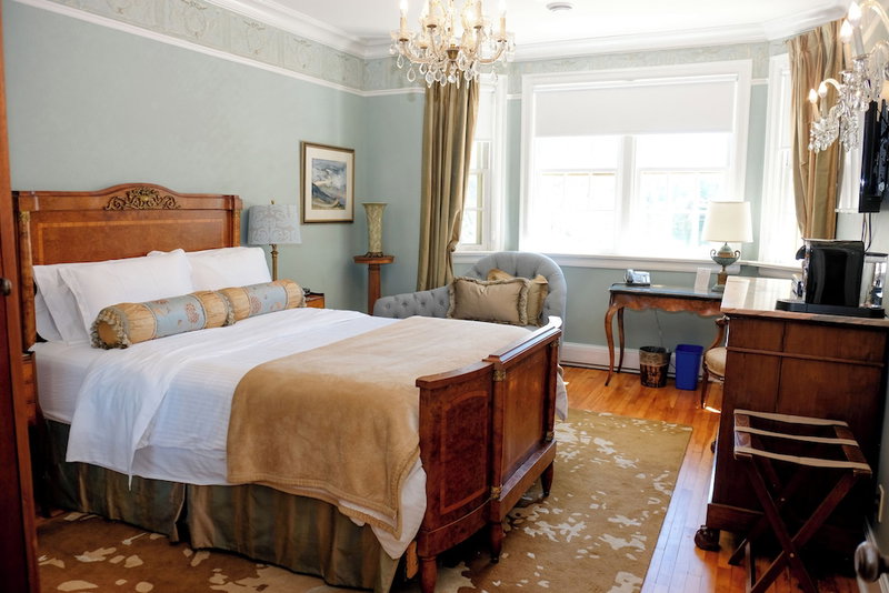 Manoir Chamberland (Adults Only, No Pets), Montebello, Canada