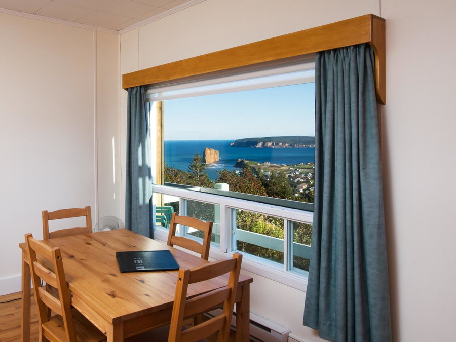 Au Pic de l'Aurore Motel-Chalets, Perce, Canada