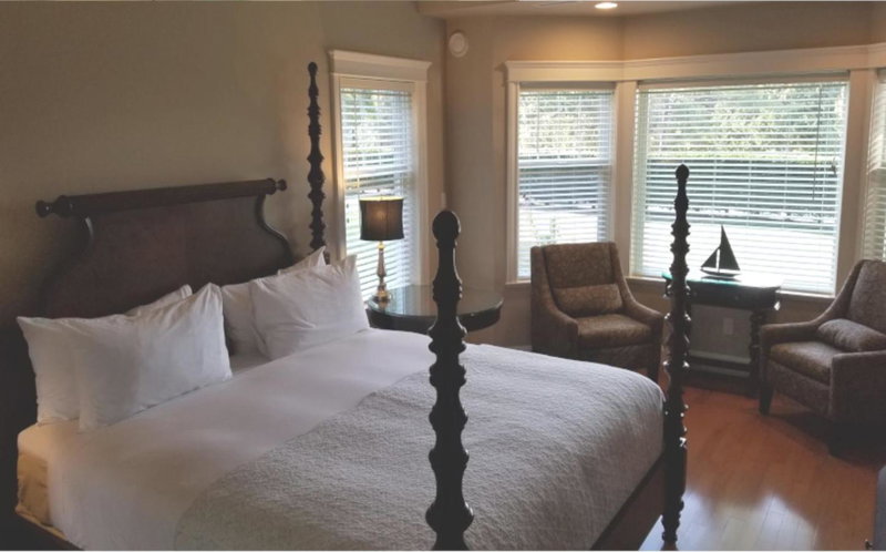 Crown Mansion Boutique Hotel & Villas, Qualicum Beach, Canada