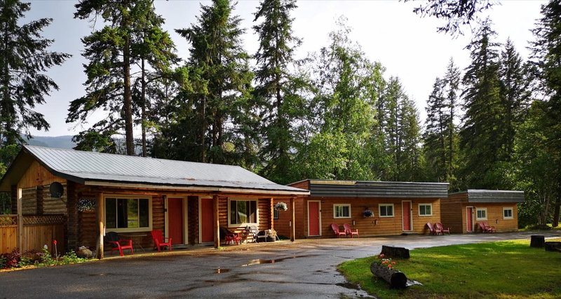 Overlook Inn & Cabins, Clearwater, Canada