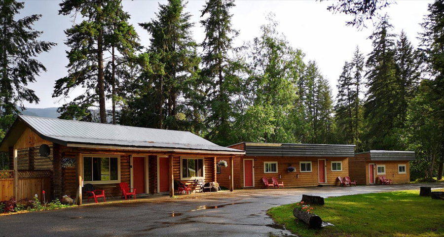 Overlook Inn & Cabins, Clearwater, Canada