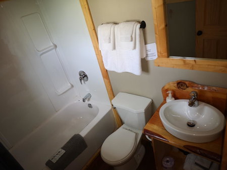 Overlook Inn & Cabins, Clearwater, Canada