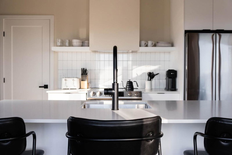 Maison Place Royale by Luxury In Transit, Montréal, Canada