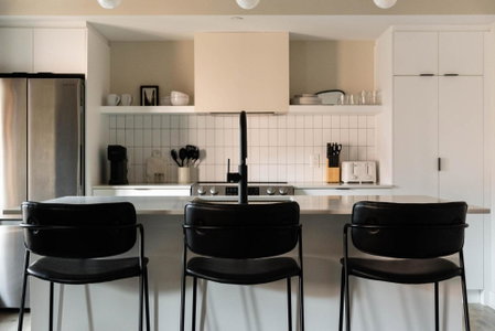 Maison Place Royale by Luxury In Transit, Montréal, Canada