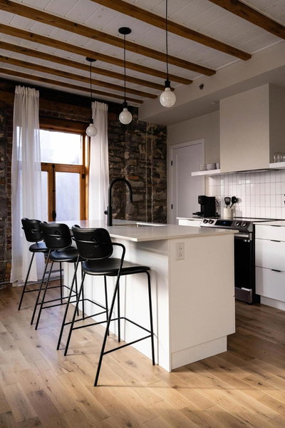 Maison Place Royale by Luxury In Transit, Montréal, Canada