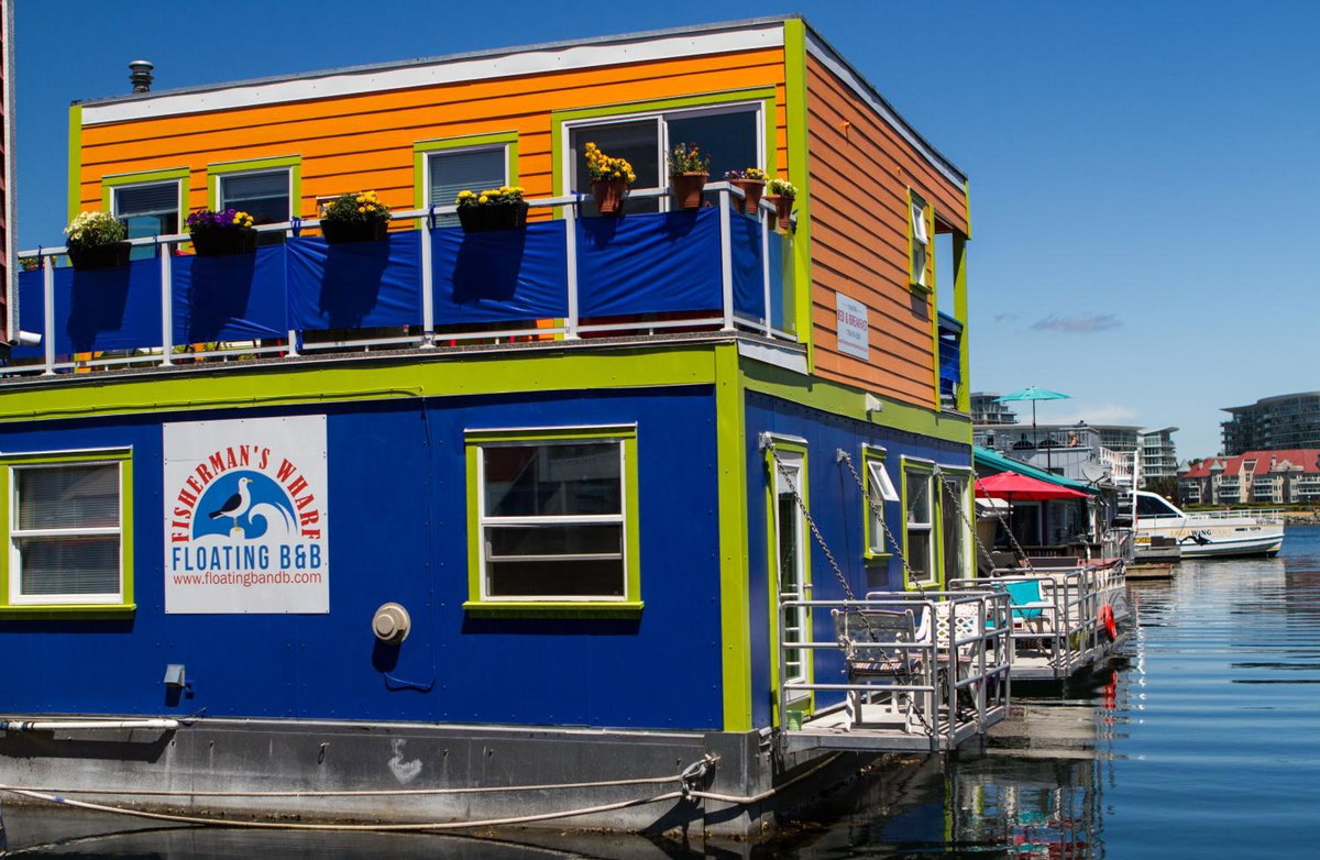 A Float Home B&B in Fisherman’s Wharf, Canada