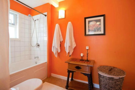 A Float Home B&B in Fisherman’s Wharf, Victoria, Canada