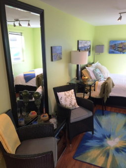 A Float Home B&B in Fisherman’s Wharf, Victoria, Canada