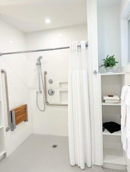 Oasis by the Bay Vacation Suites, Wasaga Beach, Canada