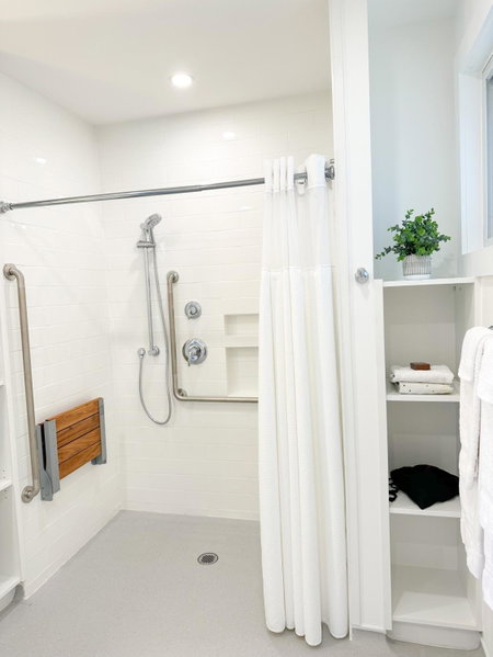 Oasis by the Bay Vacation Suites, Wasaga Beach, Canada