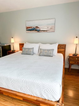 Oasis by the Bay Vacation Suites, Wasaga Beach, Canada