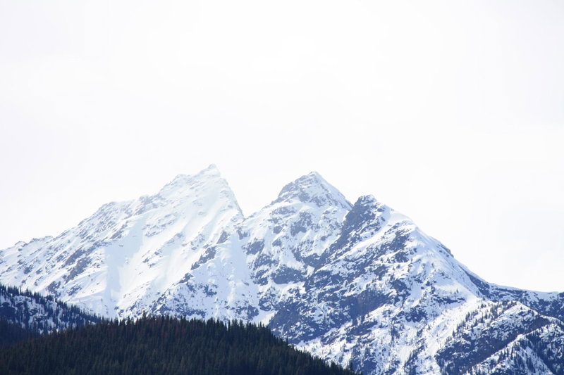 Twin Peaks Hotel Cabins, Valemount, Canada