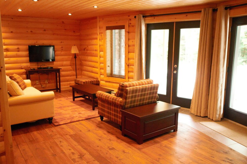 Selenia Lodge, Amherst, Canada