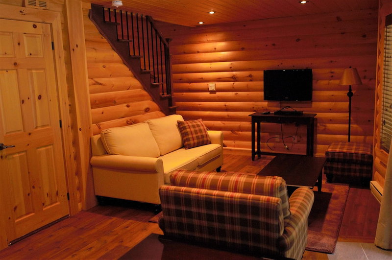 Selenia Lodge, Amherst, Canada