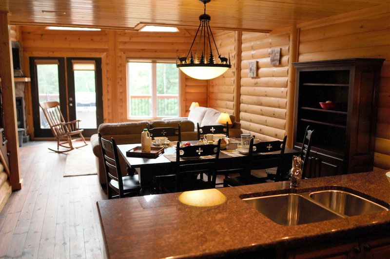 Selenia Lodge, Amherst, Canada