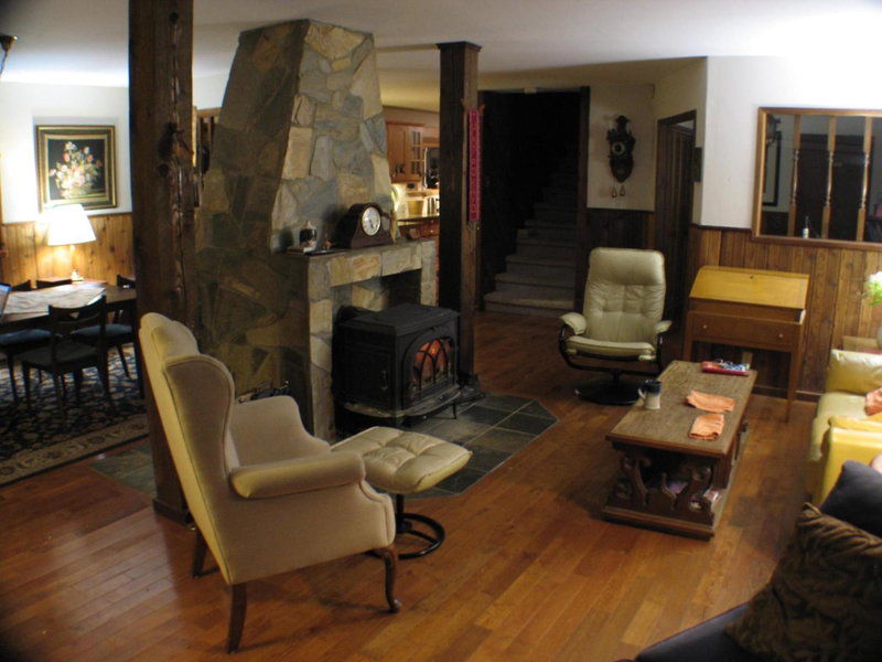 Cedar Song B&B, Parksville, Канада