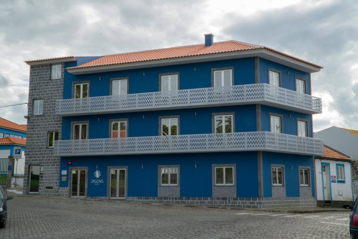 Hotel · Zigzag Hostel, Praia Da Vitória