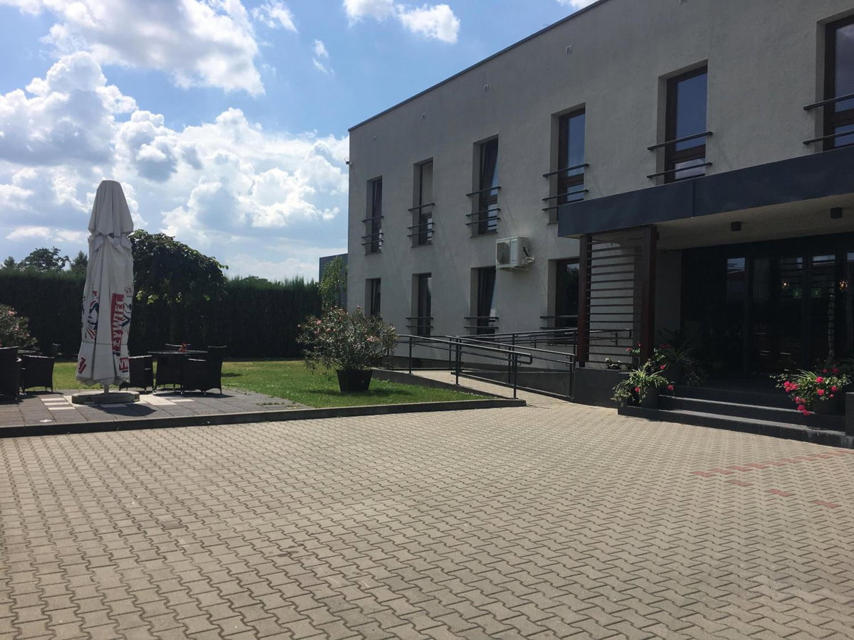 Hôtel · Hotel Vis A Vis, Oleśnica