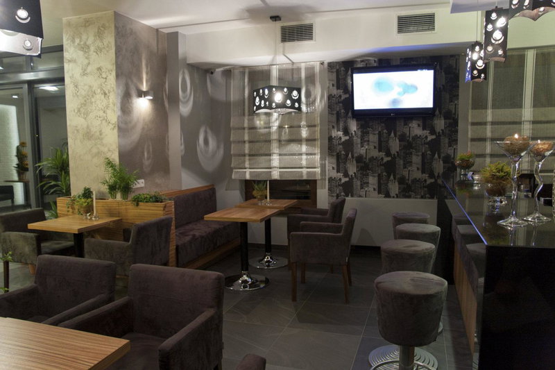 Hotel Vis A Vis, Oleśnica, Польша