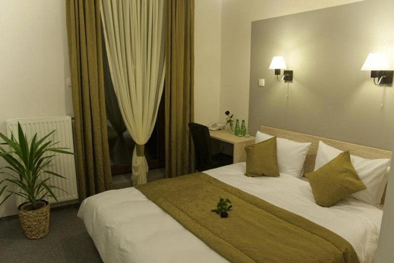 Hotel Vis A Vis, Oleśnica, Польша