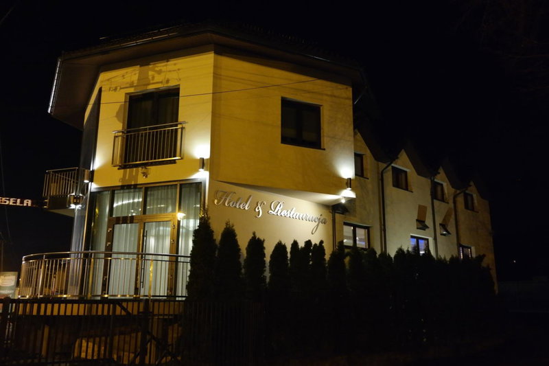 Hotel Pod Chełmem, Ropa, Poland