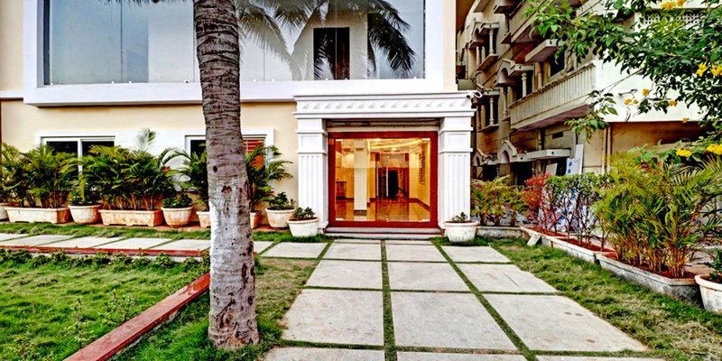 De Crown Luxury Hotel, Kākināda, India