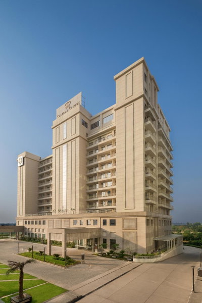 Sandal Suites by Lemon Tree Hotels, Noida, Indien