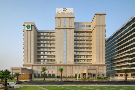Sandal Suites by Lemon Tree Hotels, Noida, Indien