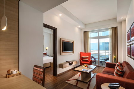 Sandal Suites by Lemon Tree Hotels, Noida, Indien