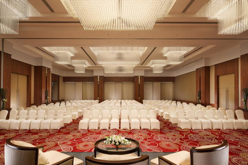 Sandal Suites by Lemon Tree Hotels, Noida, Indien
