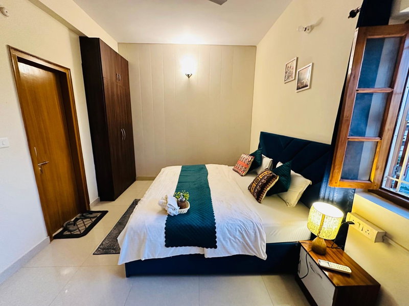 ZoomStay - 3BHK Apartments, Varanasi, India
