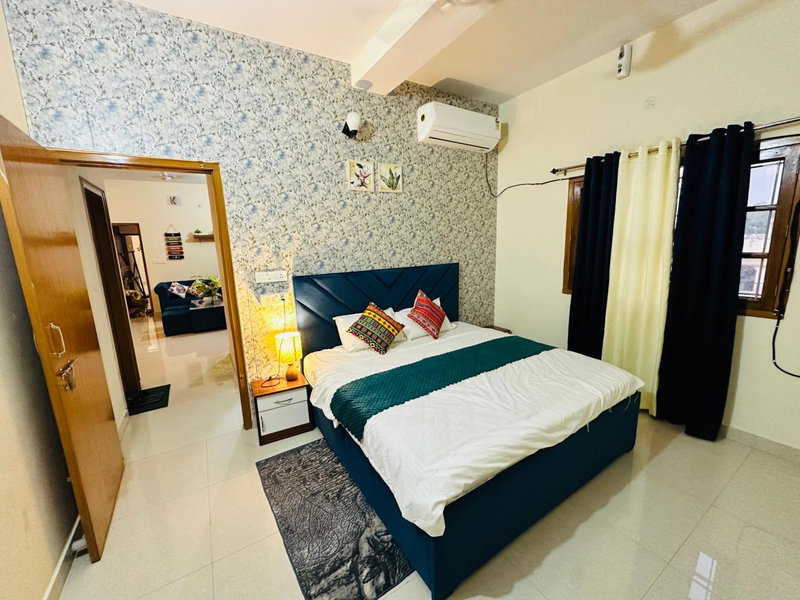 ZoomStay - 3BHK Apartments, Varanasi, India