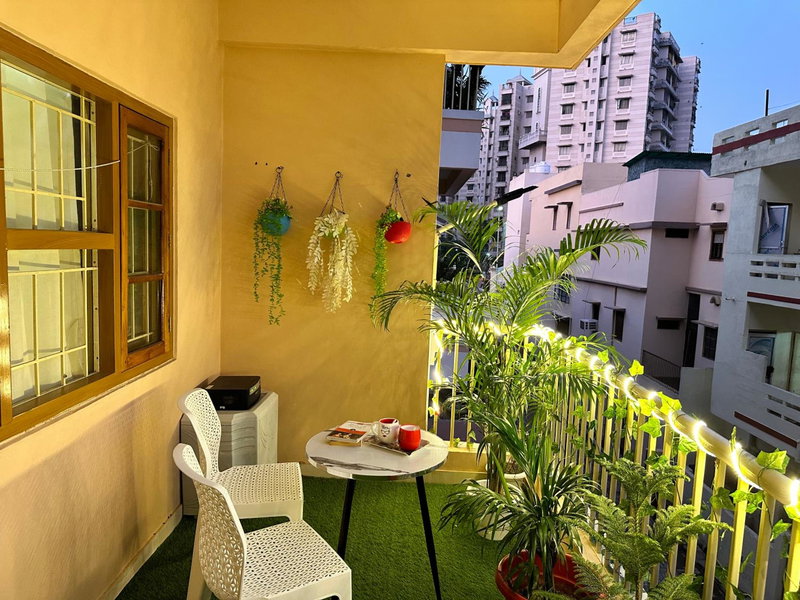 ZoomStay - 3BHK Apartments, Varanasi, India