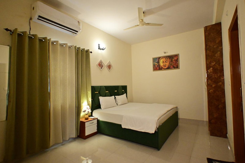 ZoomStay - 3BHK Apartments, Varanasi, India