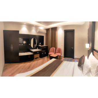 Hotel The Grand Dewan, Katra, Индия