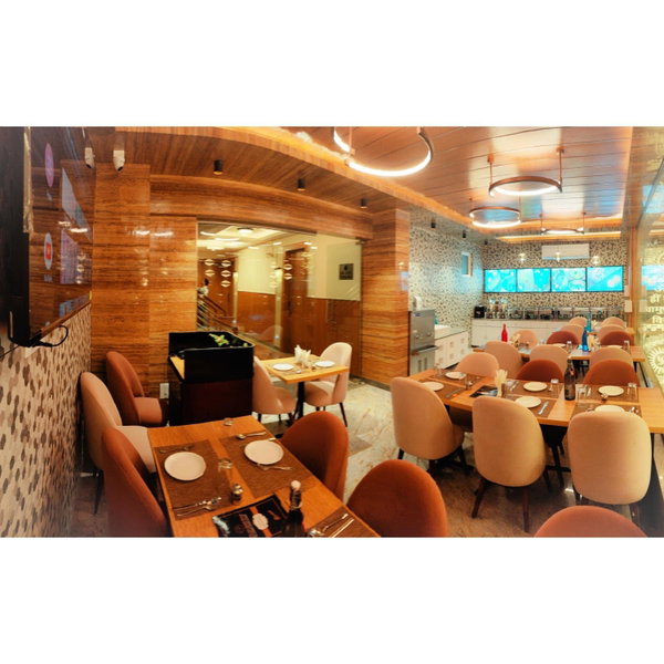 Hotel The Grand Dewan, Katra, Индия