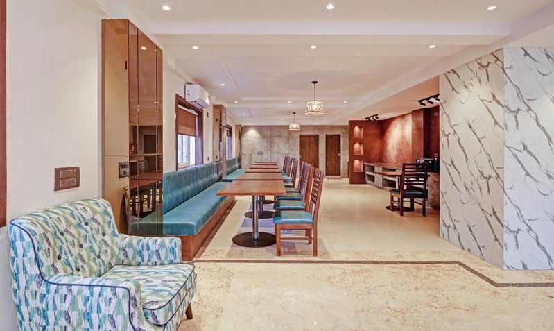 Treebo Emora Grand - Near Bangalore Airport, Yelahanka, Индия