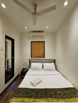 Hotel Kumkum, Mumbai, Индия