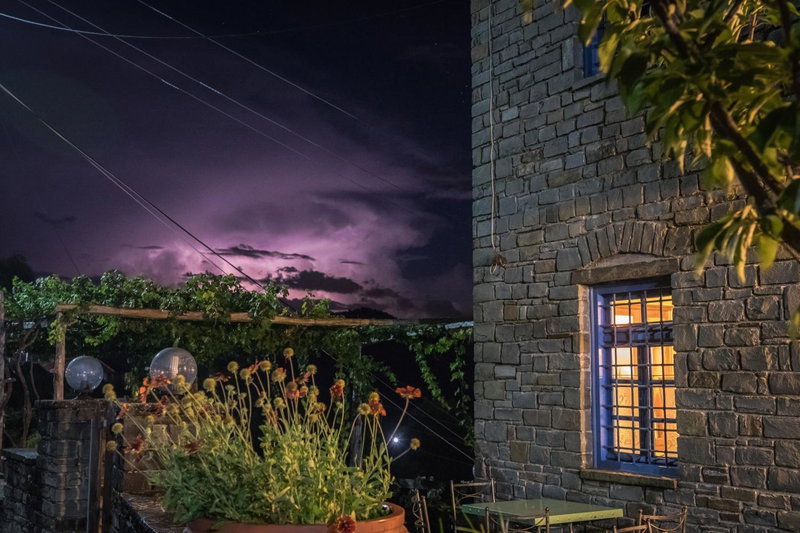 Petroto, Fragkades, Greece