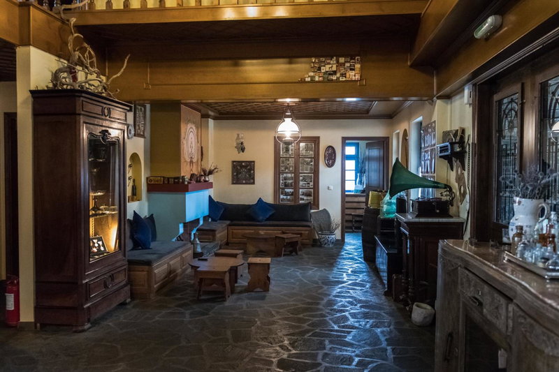 Petroto, Fragkades, Greece