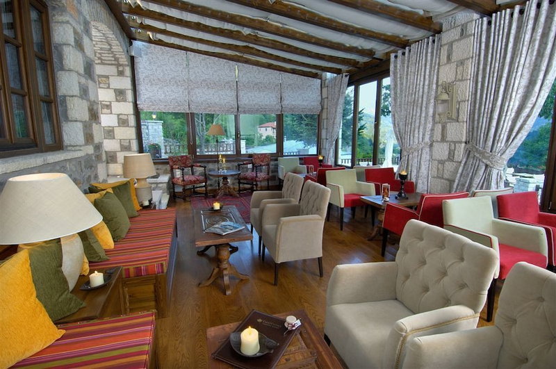 Emotions Country Resort, Karpenisi, Greece