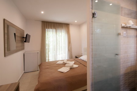 Pension Avocado, Skiathos, Grecia
