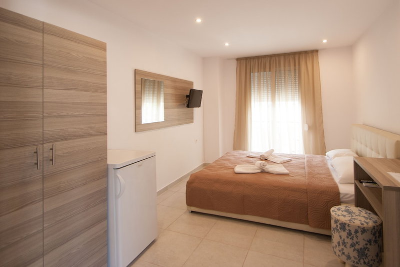 Pension Avocado, Skiathos, Grecia