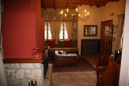 Roes Suites, Kato Loutraki, Grecia